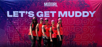 Notre équipe féminine de AME et du cabinet d'expertise comptable audit consulting lors du MudGirl Provence 2024, une courses dans la boue de 5km, engagée contre le cancer du sein